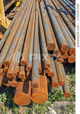 Round steel billet for rolling metal pipes 135095390