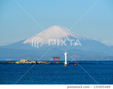 Mount Fuji and the Najima torii gate as seen from Manase Coast in Hayama Mount Fuji and the Najima torii gate as seen from Manase Coast in Hayama 135095489
