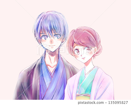 穿著和服的男人和女人互相擁抱，大打出手 135095827