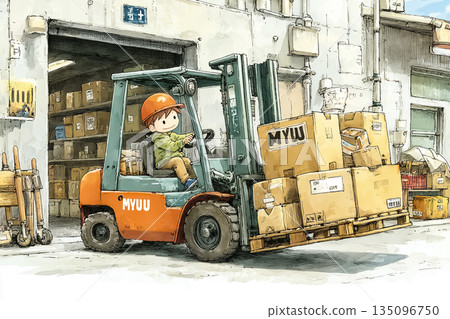 工人駕駛堆高機搬運貨物 | 倉庫物流運輸工作圖片 135096750