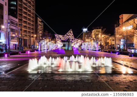 2025年首次亮相！港大通公園的星際之門燈光秀 135096983