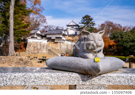 三十郎石像和備中松山城(高橋市) 三十郎石像和備中松山城(高橋市) 135097406