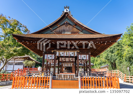 建君神社(俗稱建君先生),原名建織田神社,供奉織田信長。參拜殿位於京都市北區紫野北船岡町。 建君神社(俗稱建君先生),原名建織田神社,供奉織田信長。參拜殿位於京都市北區紫野北船岡町。 135097702