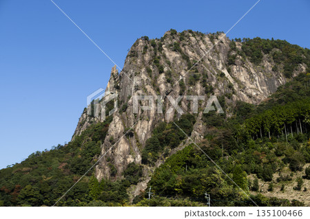 比叡山的嶙峋山峰 比叡山的嶙峋山峰 135100466