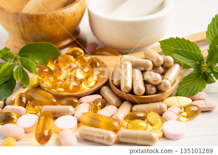 Fish oil vitamin with EPA and DHA,Alternative medicine herbal organic capsule with vitamin E omega 3. 135101289