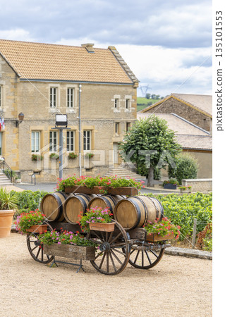 Wine barrels decoration on rustic cart in Fuisse 135101553