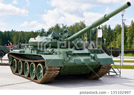 Soviet main battle tank T-62 Soviet main battle tank T-62 135102997