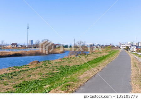 Scenery along the Motoarakawa River in Koshigaya City, Saitama Prefecture, January 2026 Scenery along the Motoarakawa River in Koshigaya City, Saitama Prefecture, January 2026 135105779