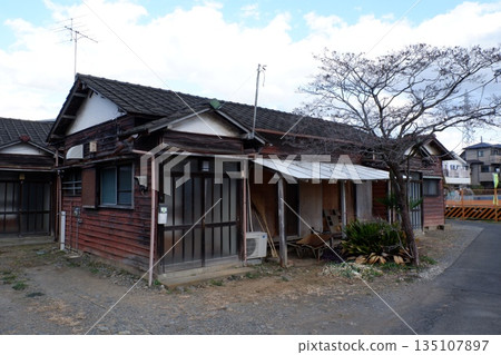 Old wooden house Old wooden house 135107897