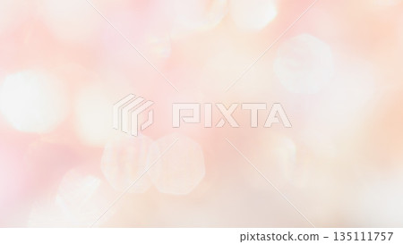 柔和閃亮的背景，淡粉紅色，散景，模糊漸變 135111757