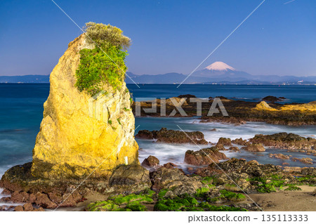 《神奈川縣》秋穀的富士山和立石公園 《神奈川縣》秋穀的富士山和立石公園 135113333