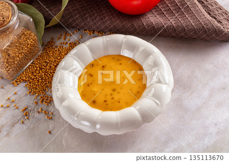 Honey and mustard sauce flavor seasoning dip Honey and mustard sauce flavor seasoning dip 135113670