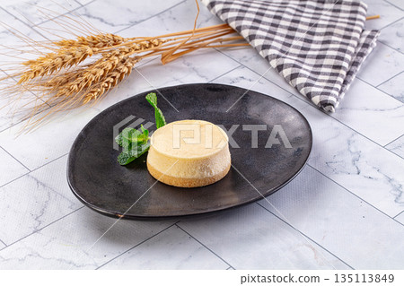 Round dessert cheesecake New York Round dessert cheesecake New York 135113849