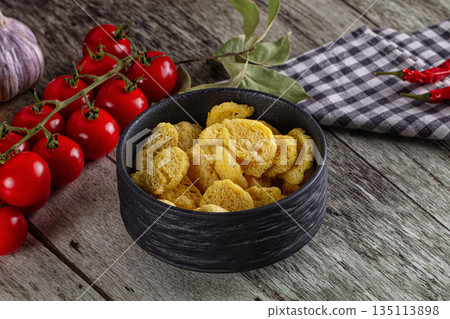 Fried crispy crouton bread slices Fried crispy crouton bread slices 135113898