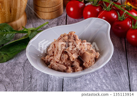 Canned Tuna fish in the bowl Canned Tuna fish in the bowl 135113914