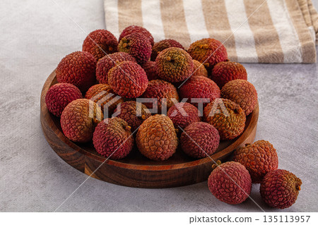 Sweet juicy tropical lychee fruit Sweet juicy tropical lychee fruit 135113957