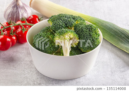 Raw broccoli segment for cooking Raw broccoli segment for cooking 135114008