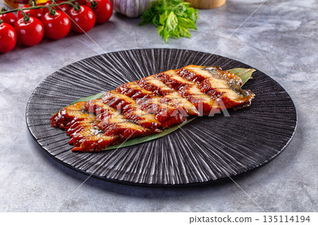 Grilled eel with unagi sauce 135114194