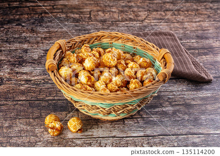 Sweet crunchy popcorn with caramel Sweet crunchy popcorn with caramel 135114200