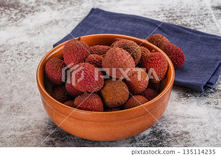 Sweet juicy tropical fruit lychee 135114235