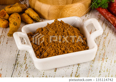 Indian cuisine - curry powder for culinary 135114742