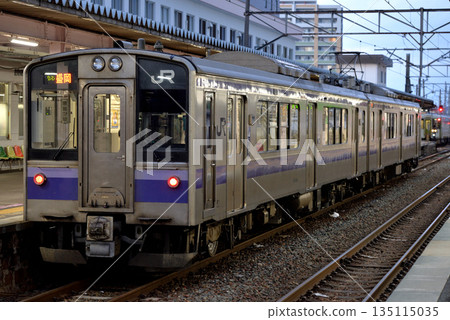 東北線701系普通列車(2節車廂) 東北線701系普通列車(2節車廂) 135115035