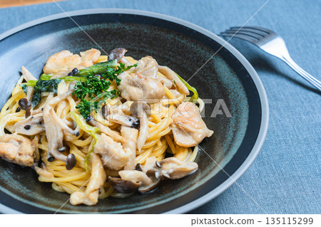 Chicken and mushroom cream pasta Chicken and mushroom cream pasta 135115299