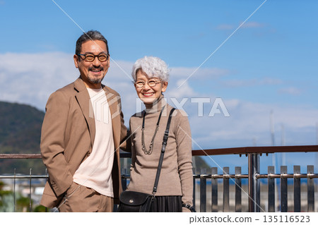 Senior couple traveling. Photo courtesy of Ito Marine Town Roadside Station. Senior couple traveling. Photo courtesy of Ito Marine Town Roadside Station. 135116523