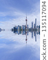 Reflections of the Shanghai Bund and Lujiazui skyline 135117094