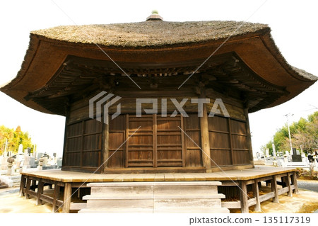 [Mito City: Nationally Designated Important Cultural Property "Bussho-ji Temple" - The only octagonal main hall in Japan] 135117319