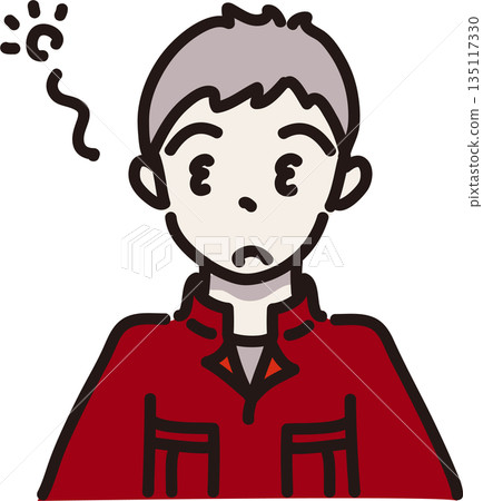 圖：一位身穿工作服（紅色制服）的昏昏欲睡的男子 135117330