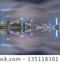 Night view of Lujiazui along the Huangpu River in Shanghai 135118381