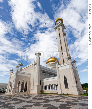 Omar Ali Saifuddien Mosque, a majestic landmark in Bandar Seri Begawan, Brunei, under a blue sky with clouds 135119351