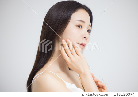 美女模特年輕女子 135120074