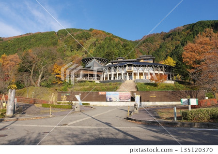 石川縣白山市獅子久公園的秋景 石川縣白山市獅子久公園的秋景 135120370