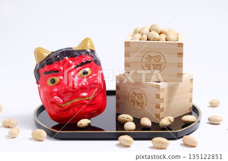 Setsubun bean-throwing image material Setsubun bean-throwing image material 135122851