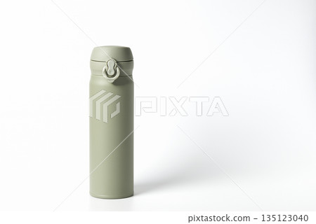 Water bottle, vacuum insulated mobile mug, white background Water bottle, vacuum insulated mobile mug, white background 135123040