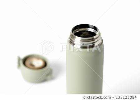 Water bottle, vacuum insulated mobile mug, white background Water bottle, vacuum insulated mobile mug, white background 135123084