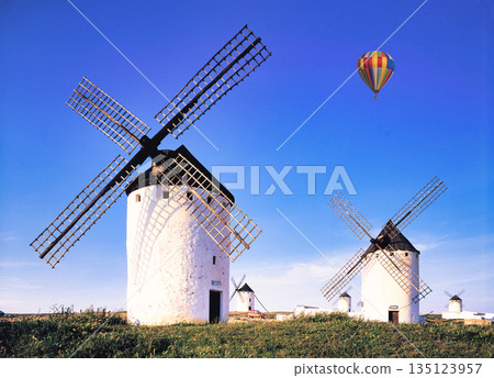 Beautiful windmill landscape in La Mancha Beautiful windmill landscape in La Mancha 135123957