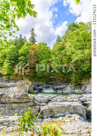 北海道蘆別川的三段瀑布 135124213