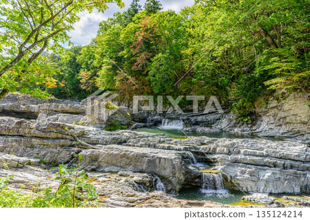 北海道蘆別川的三段瀑布 135124214