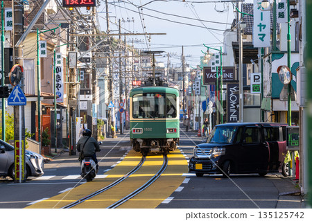 [Kanagawa Prefecture] Koshigoe Shopping Street where Enoden runs through 135125742
