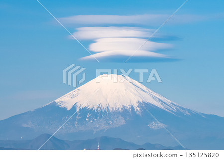 神奈川縣湘南海岸海灘，可遠眺富士山 135125820