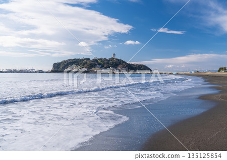 <神奈川縣>湘南海岸俯瞰江之島 135125854