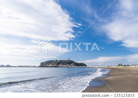 <神奈川縣>湘南海岸俯瞰江之島 135125855