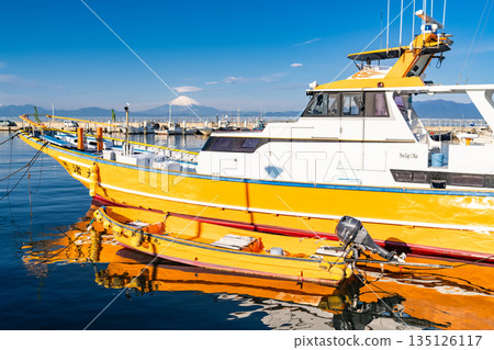 神奈川縣 片瀨漁港 俯瞰富士山 135126117