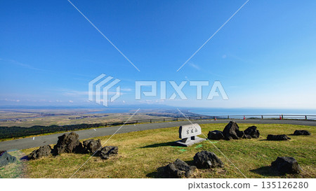 美麗的秋天：從秋田縣幹峰山眺望的壯麗景色 135126280