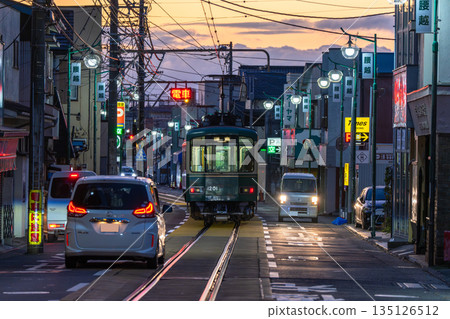[Kanagawa Prefecture] Koshigoe Shopping Street where Enoden runs through 135126512