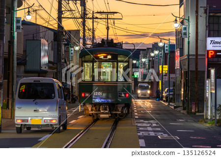 [神奈川縣]江之電貫穿的越越商店街 135126524