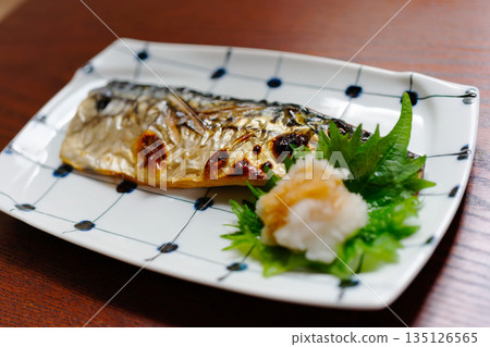 Grated daikon radish and grilled salted mackerel 135126565
